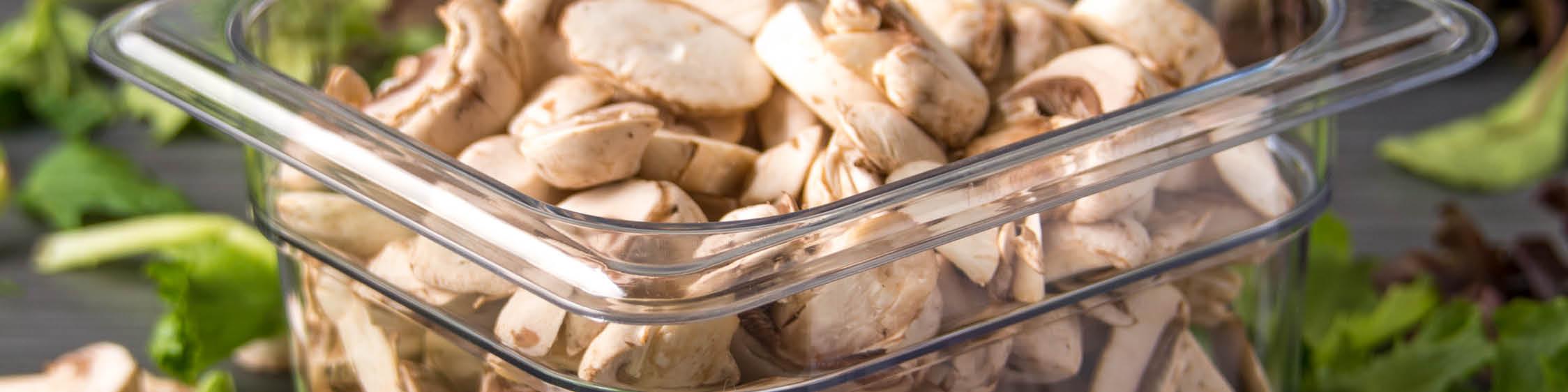 Hero image of PC pans Clear pan with mushrooms in it