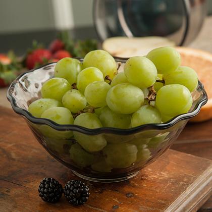 Terra bowl with grapes